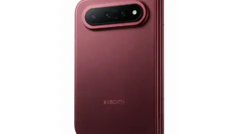 Xiaomi 18 Fold Leaked: XRING O3 Chip and Red Design Revealed