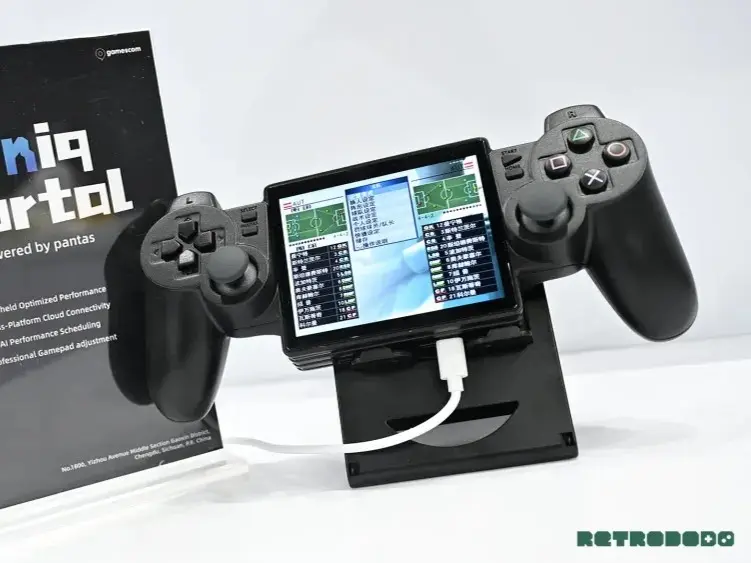 Yoniq Portal Handheld Brings DualShock 2 Design to Retro Gaming
