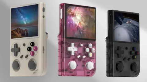 Anbernic RG 35 handheld device