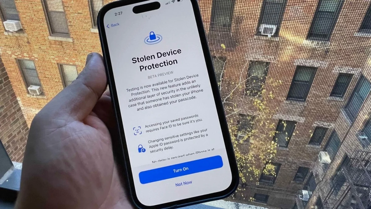 Apple Tests AutoLock to Automatically Secure iPhones During Snatching