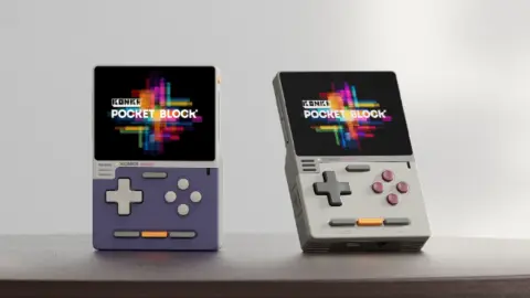 AYANEO KONKR Pocket Block shipping delayed to late October due to RAM shortage