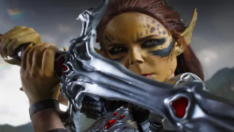 Cosplayer XenyaMorph as Lae'zel from Baldur's Gate 3