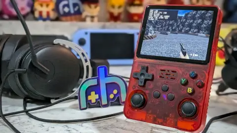 GoldenEye 007 Runs Natively on R36S, Proving RK3326 Chip Can Handle N64 Games
