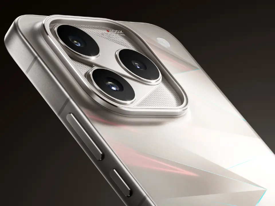 iQOO 16 Reveals Hexagonal Camera Design, Snapdragon 8 Elite Gen 6 Specs