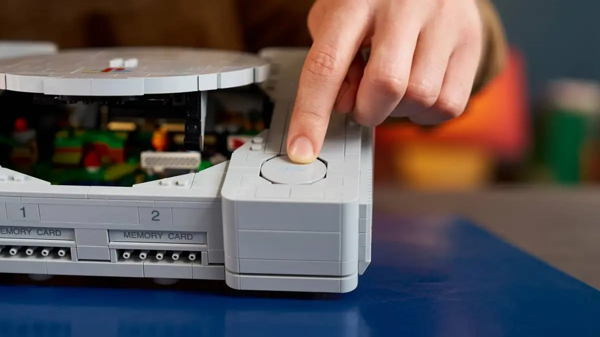 LEGO PlayStation Set Ships October 4 for $180 With Opening Disc Drive