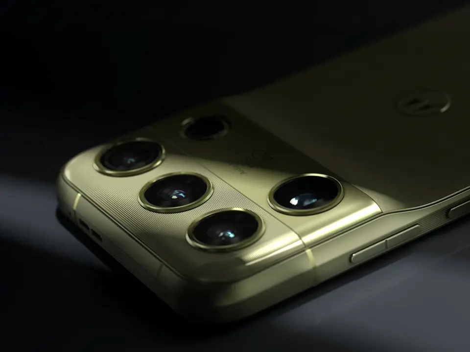 Motorola Signature 27 Teased With 200MP Camera and GrapheneOS Support