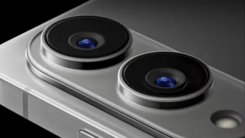Samsung Galaxy S27 Edge Rumors: Slimmer 4mm Design or 6.8-inch Screen?