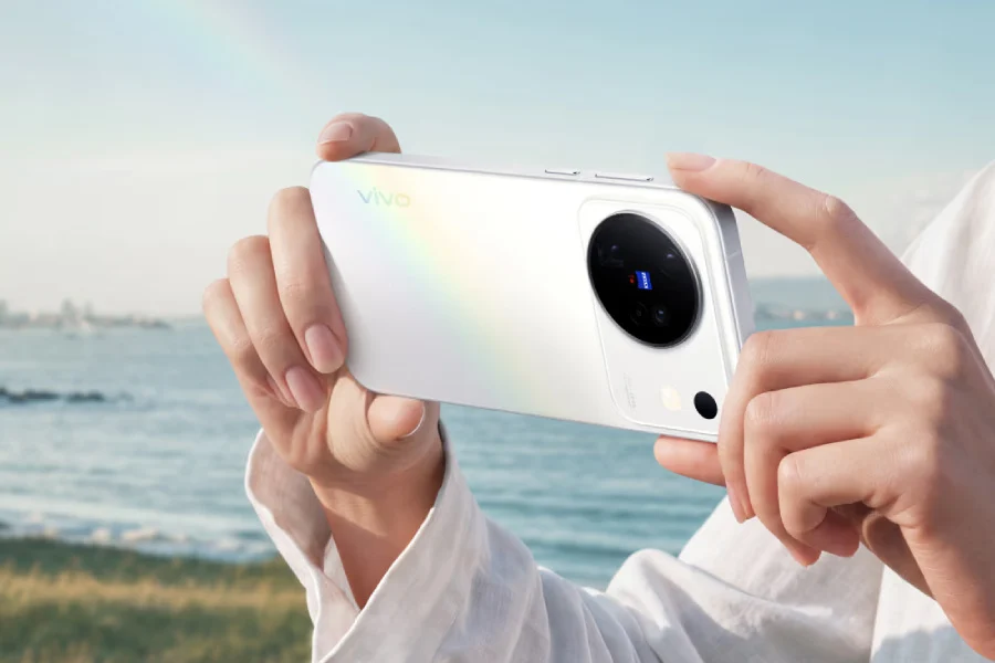 Vivo X500 Launches With 7,500mAh Battery, Dimensity 9600M