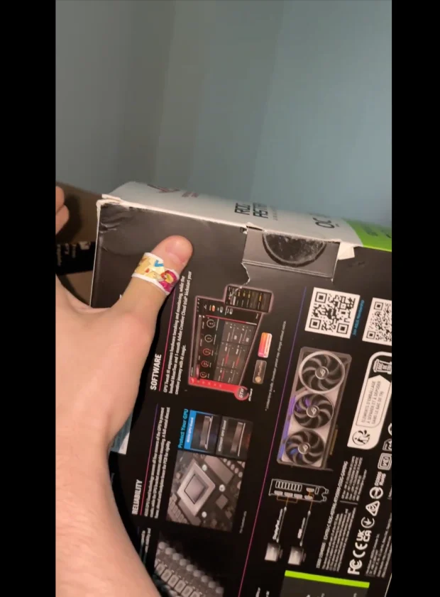 ASUS ROG Astral RTX 5090 graphics card packaging