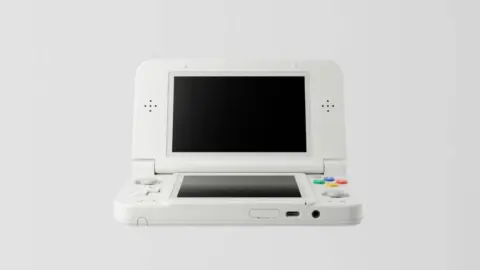 Anbernic RG DDS Announced as Dual-Screen Handheld with Snapdragon G2 Gen 2 and Active Cooling