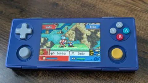 AYANEO Pocket Micro 2 brings Snapdragon 865 power to retro handhelds starting at $416