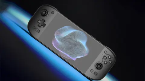 Ayn Odin 3 Portal handheld features 9,000mAh battery and Snapdragon Q8 for extended emulation