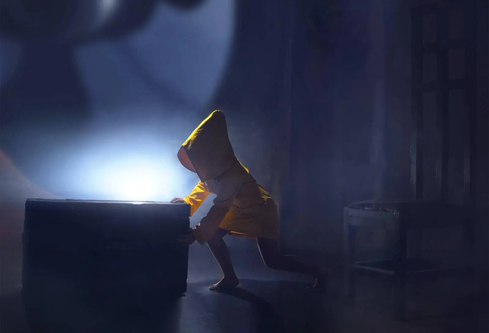 Six from Little Nightmares cosplay showing the character's transformation