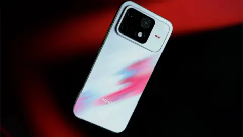 Honor Win 2 gaming phone hits 5.7 million AnTuTu score, beating RedMagic 12 Pro+