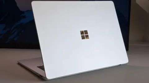 Intel Surface Laptop 15 Gen 8 beats Snapdragon in battery life and gaming compatibility