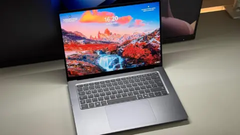 Microsoft Surface Laptop Ultra