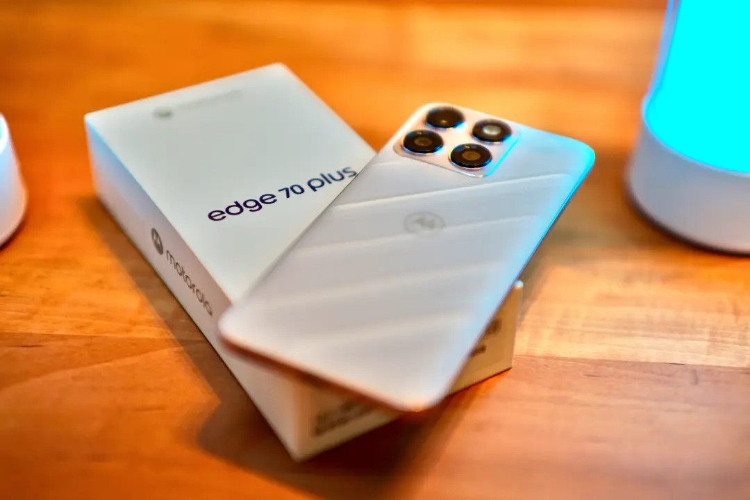 Motorola Edge 70 Plus lasts 23 hours 42 minutes on a single charge