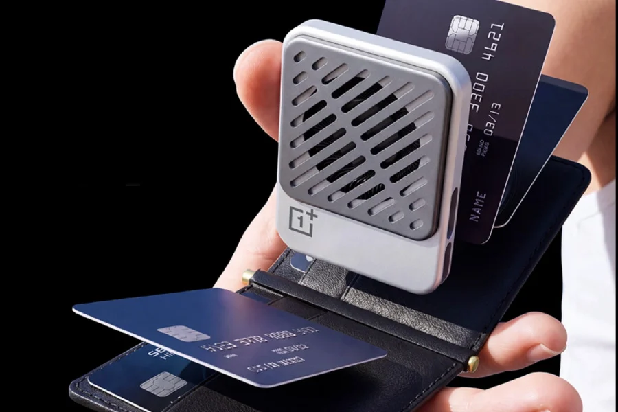 OnePlus Ice Card Mini Magnetic Cooler attached to a smartphone