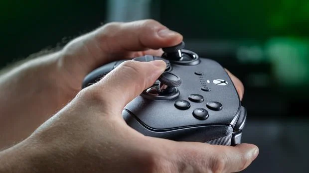 Razer Wolverine V4 Pro controller
