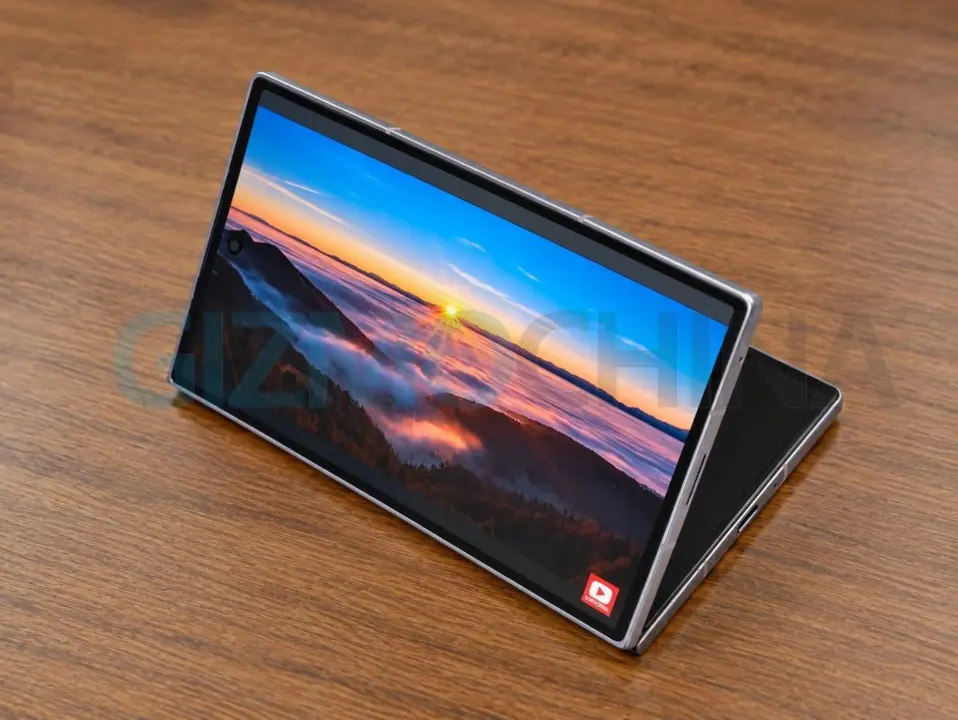 Samsung reportedly developing 17-inch foldable tablet with 8-inch folded profile