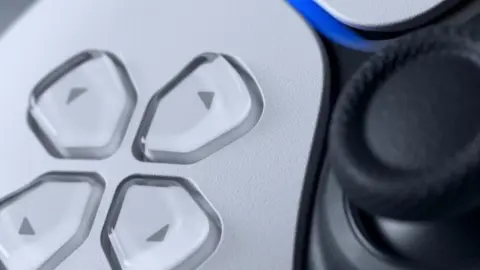 Sony patents system letting viewers control game cursors and trigger controller vibrations