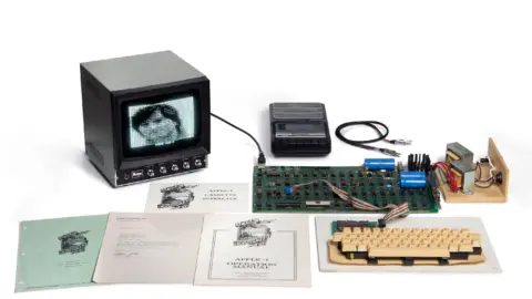 Working Apple-1 Computer Fetches Over $800,000 in Historic Auction